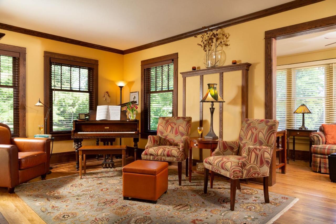 ماديسون The Buckingham Inn المظهر الخارجي الصورة
